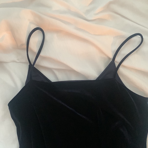 ✨Uniqlo Navy Blue Velvet Dress✨ - Picture 3 of 4